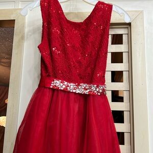 Girls Gown Joy Kid  Red size 16 girls belt around waist and zipper in th…